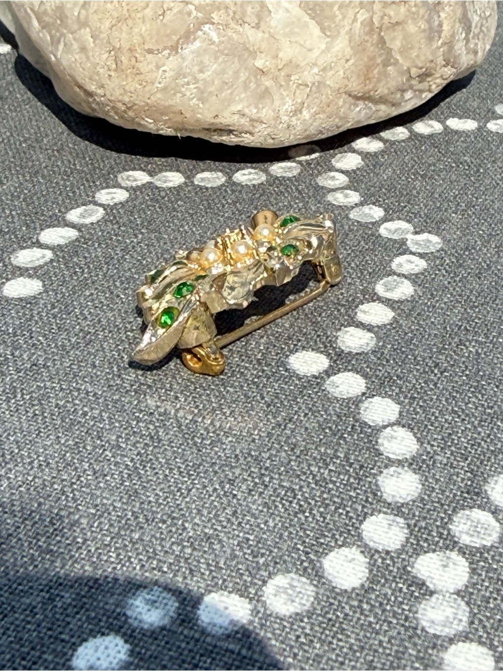 Vintage "Caro Des.",1950's MId Century Leaf Green Crystal Pearl Brooch - Picture 6 of 8